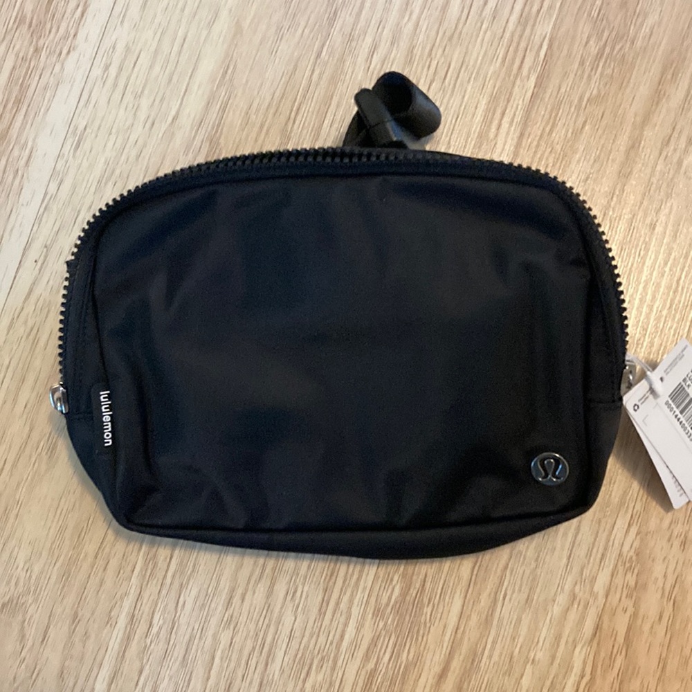 Lululemon Everywhere Belt Bag Large